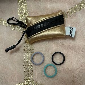 Qalo stackable ring set with rose gold pouch size 7